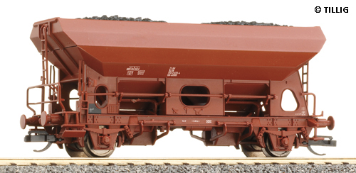 Hopper car with load<br /><a href='images/pictures/Tillig/14581.jpg' target='_blank'>Full size image</a>